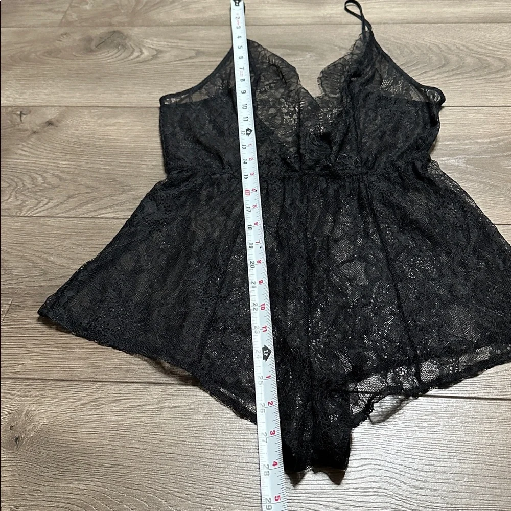 Victoria Secret Black Lace V-Back One Piece Bodysuit Romper‎ Size Small